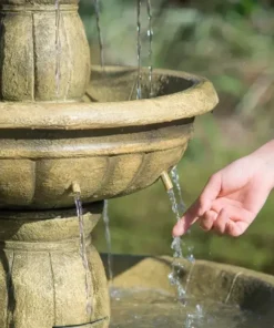 phù điêu xi măng có chịu được nắng mưa không