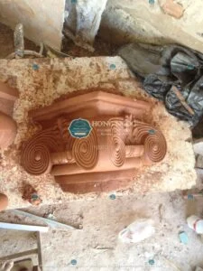 tranh đắp xi măng nổi trang trí hầm rượu