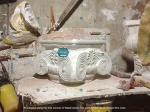 tranh phù điêu xi măng trang trí shop thời trang