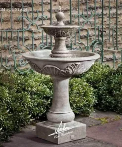 phong cách tân cổ điển với đầu cột xi măng tròn